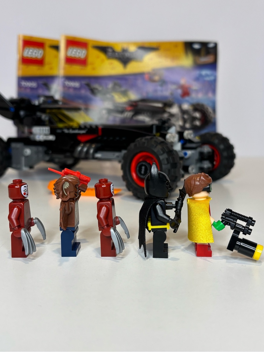 LEGO #70905 The Batmobile - Picture 6 of 16